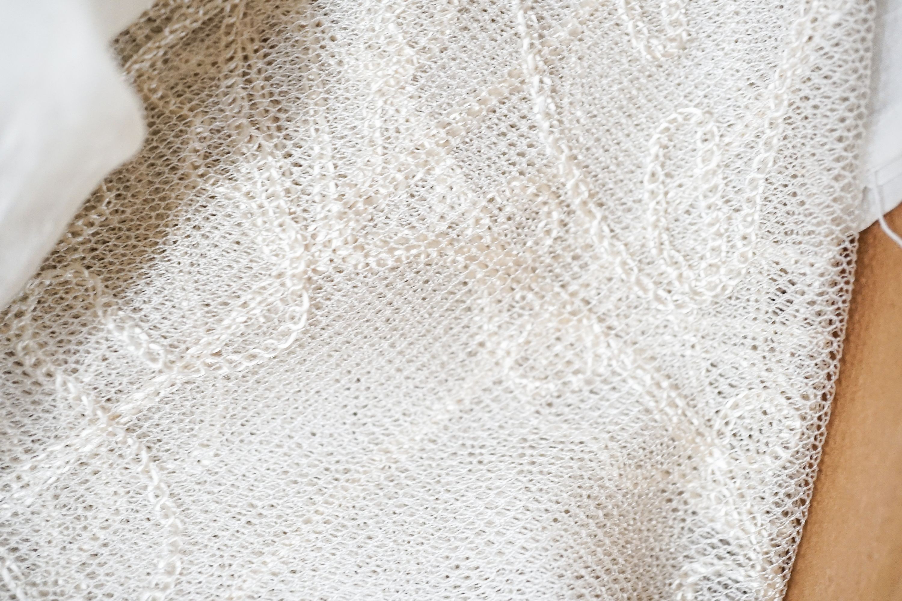 A large tape lace 'Bertha', various hand made laces, lengths of needle run laces, a skirt panel etc.